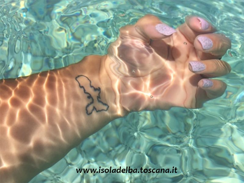 tatuaggio isola d'elba benedetta pulcini